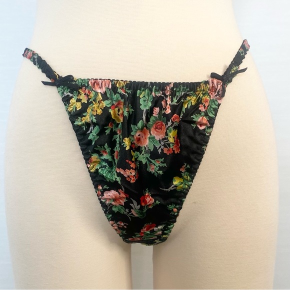 🌺SOLD🌺 NWT Vintage Victoria’s Secret Silky Satin Deadstock Bikini Panties - Picture 2 of 9